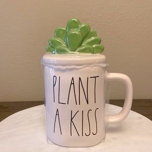 🪴 Plant A Kiss Mug & Topper 💋